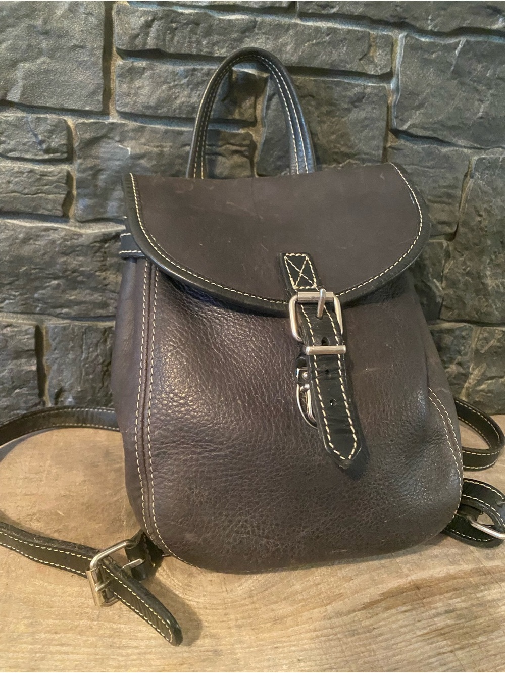 Vintage Roots Leather Backpack - Picture 4 of 10
